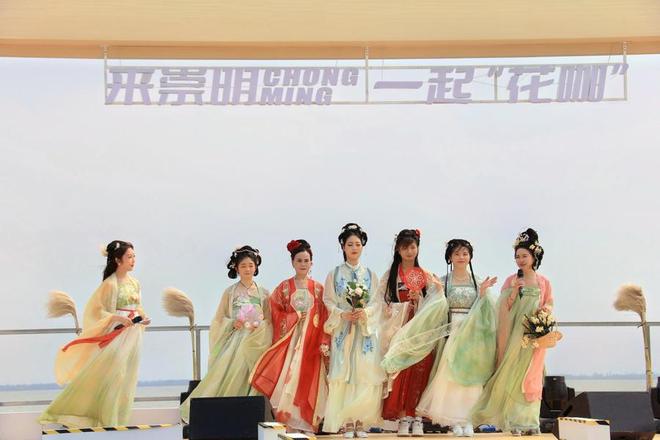 约：白天看花神出画夜晚见铁花星雨AG真人